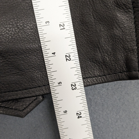 Milwaukee Riders Women's Leather Biker Jacket Size XL Asymmetrical - Picture 4 of 16